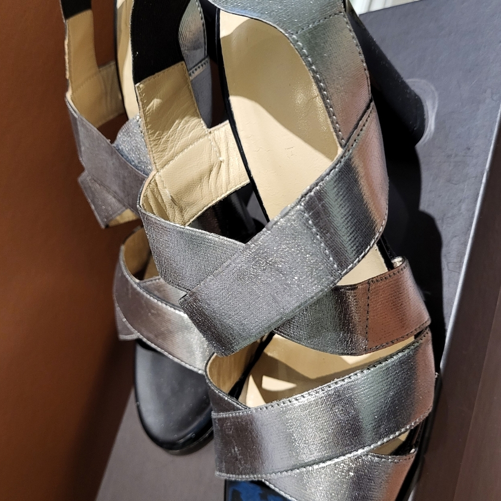 RON WHITE sandals